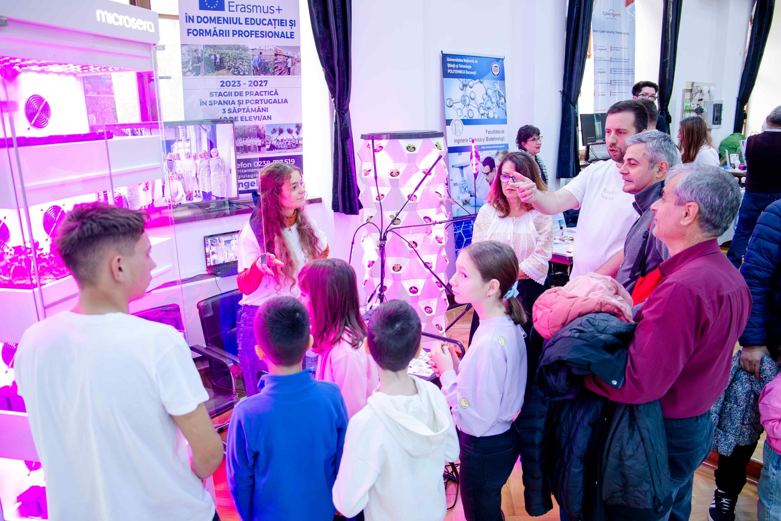 Activitate cu experimente la PlayScience Festival, Fondul Științescu Buzău